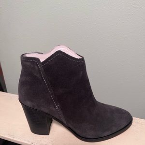 Dolce Vita Women’s Anthracite Suede Heeled Boots size 10W